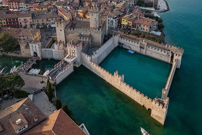 Sirmione 城堡